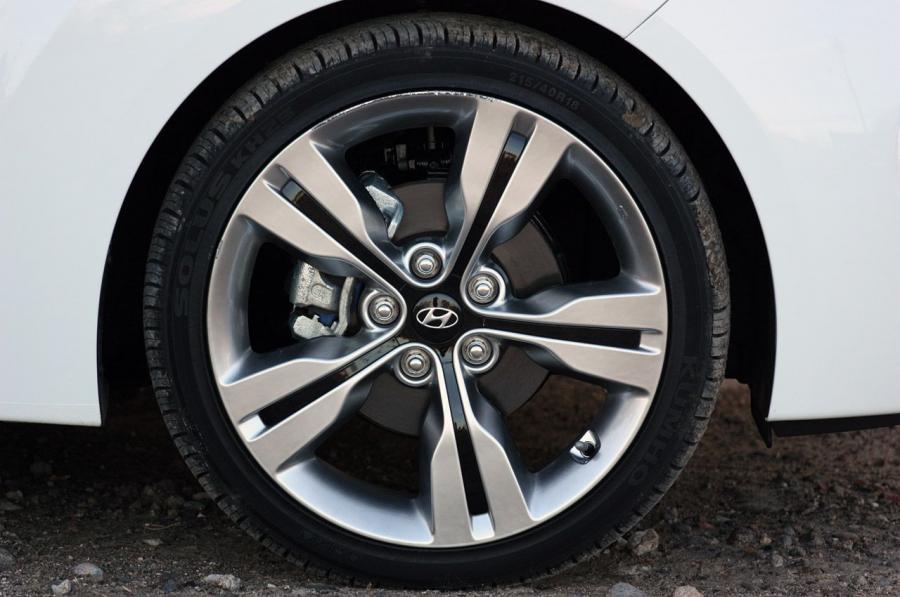  Hyundai Veloster 2011 года  (фото 138 из 184)